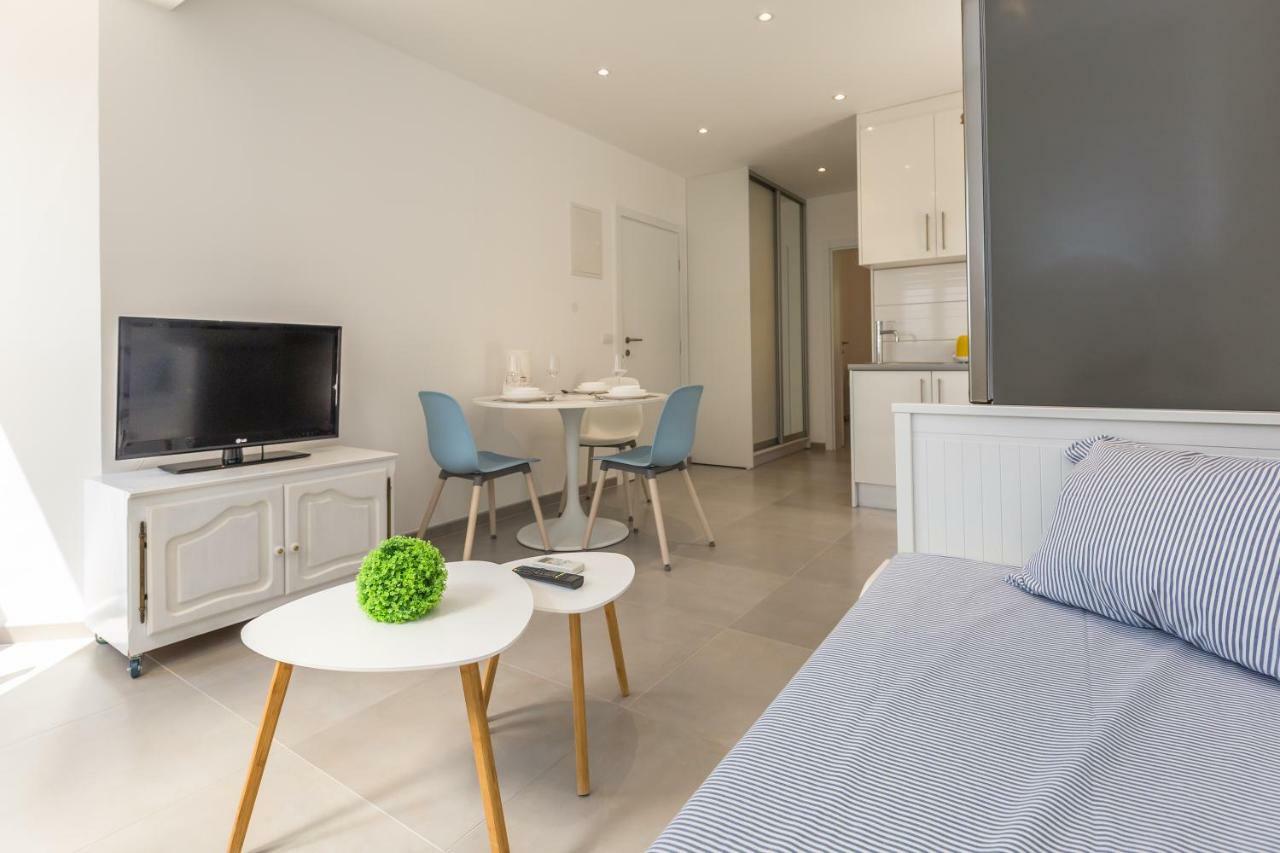 Luxury Apartments Nikolina Sea&City View Макарска Екстериор снимка