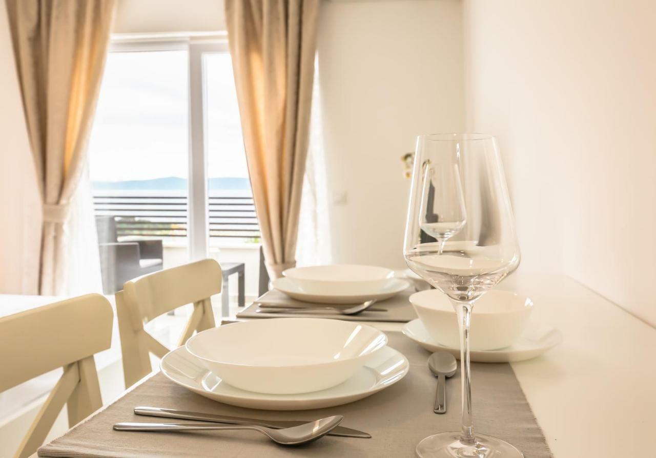 Luxury Apartments Nikolina Sea&City View Макарска Екстериор снимка