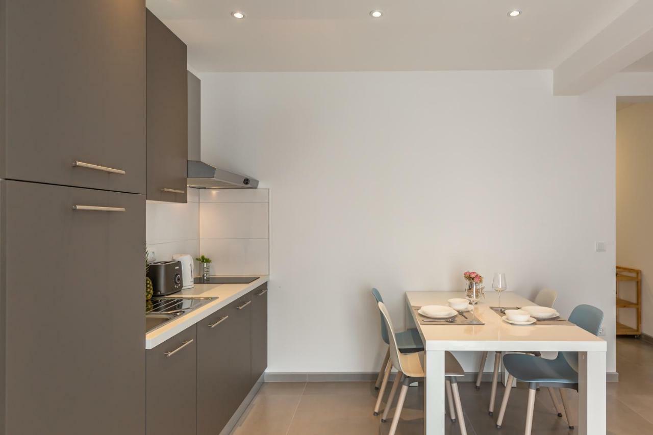 Luxury Apartments Nikolina Sea&City View Макарска Екстериор снимка