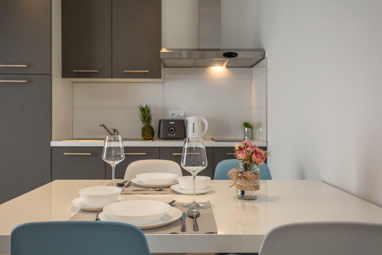 Luxury Apartments Nikolina Sea&City View Макарска Екстериор снимка