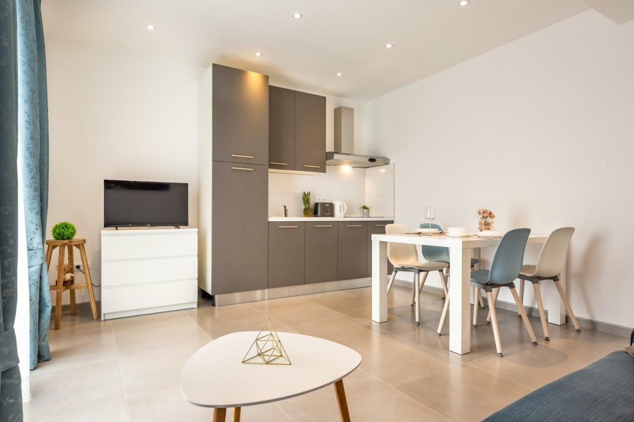 Luxury Apartments Nikolina Sea&City View Макарска Екстериор снимка